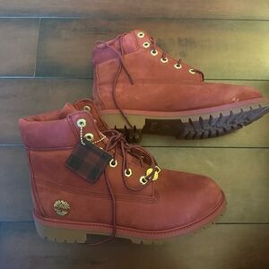 Brand New Kids Timberland
Never worn
